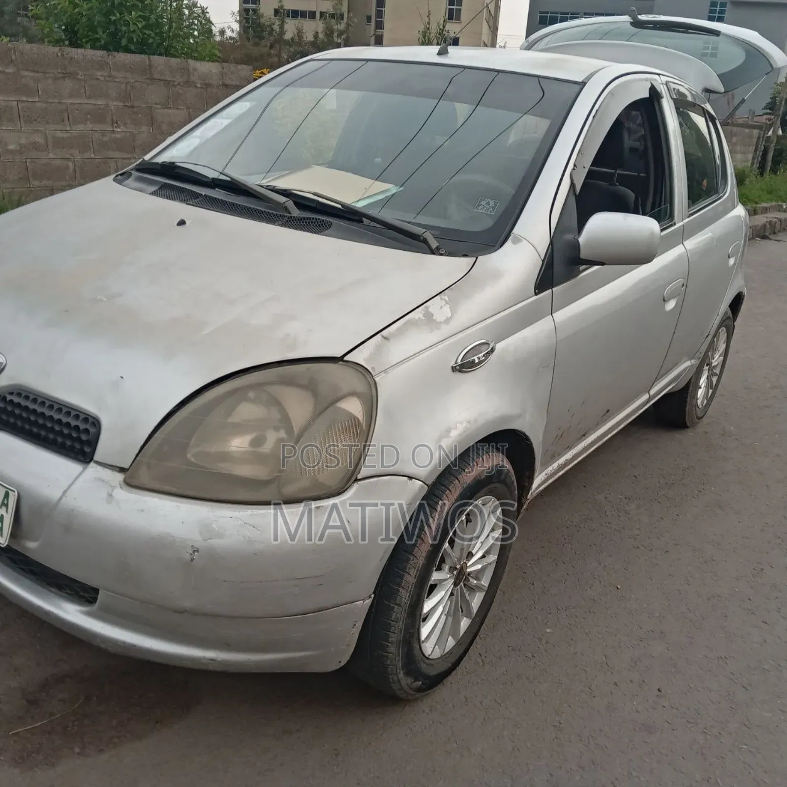 Toyota Vitz 2001 Silver
