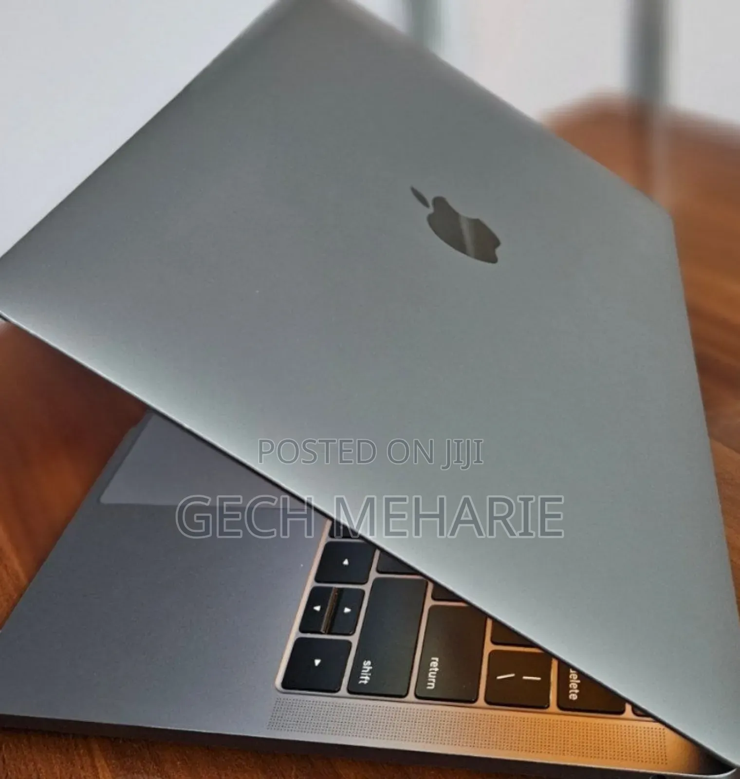 New Laptop Apple MacBook Pro 2019 8GB Intel Core i5 SSD 128GB