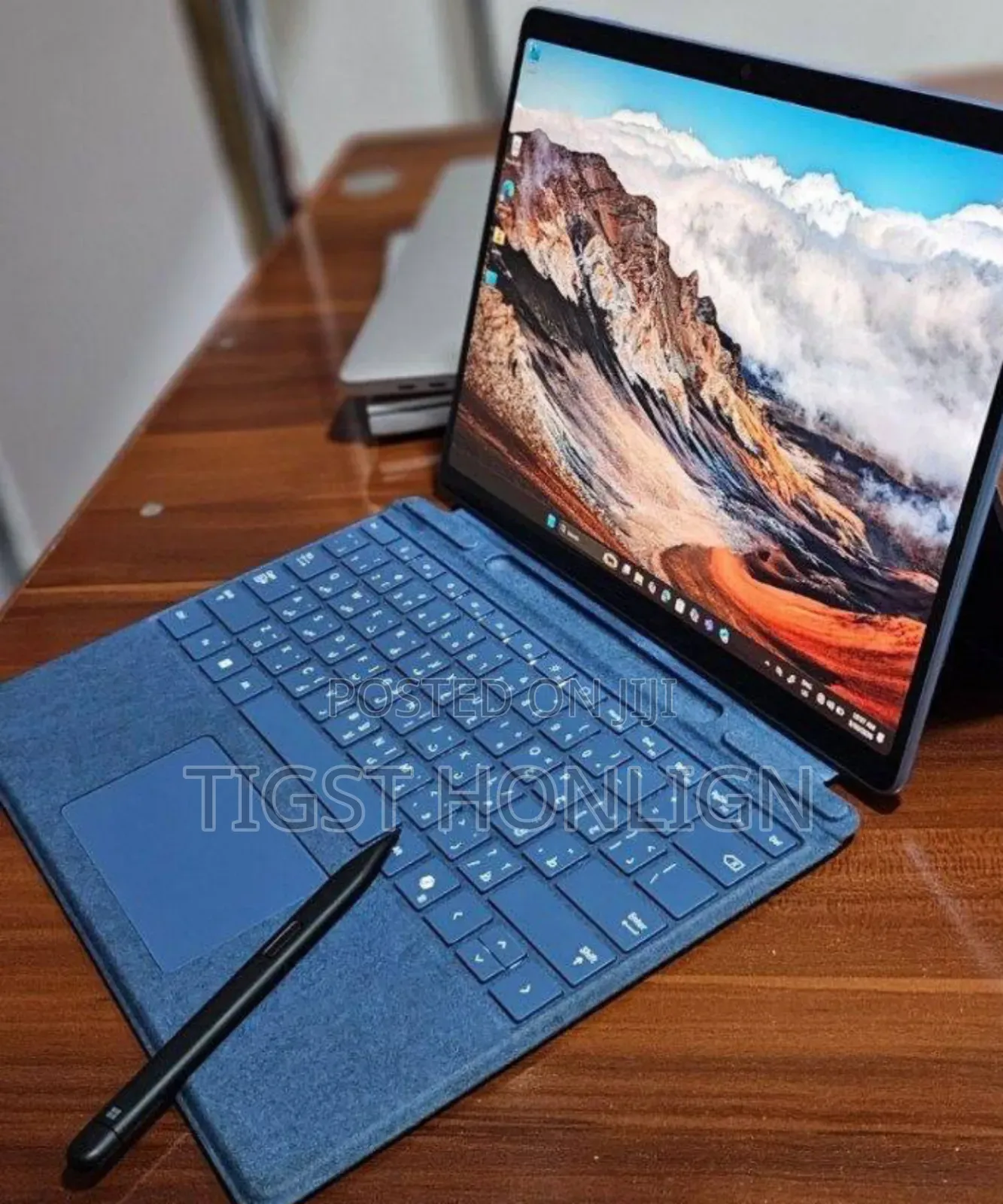 New Microsoft Surface Pro 11th Edition, a Copilot+ PC 16GB SSD 512GB