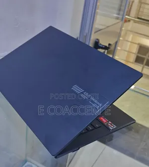 New Laptop Asus 8GB AMD Ryzen 5 SSD 512GB