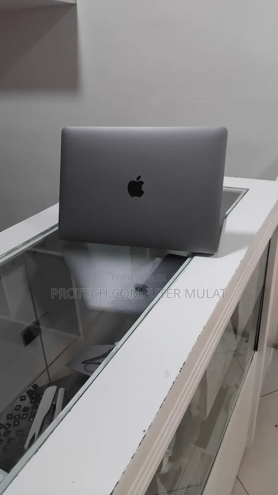 New Laptop Apple MacBook Air 2020 M1 8GB Apple M1 SSD 256GB