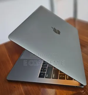 New Laptop Apple MacBook 8GB Intel Core i5 SSD 128GB