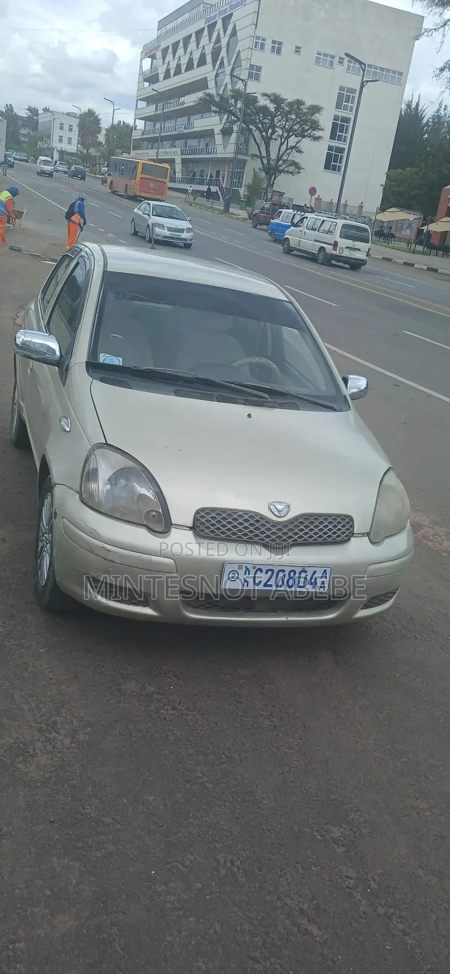 Toyota Vitz 1.3 FWD 3dr 2004 Gold