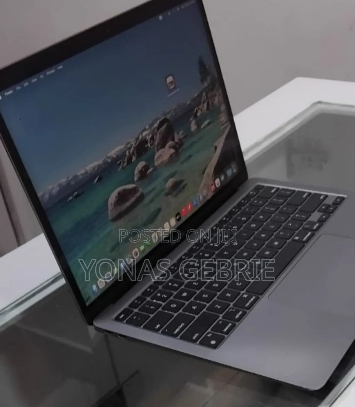 New Laptop Apple MacBook 8GB Intel Core i5 SSD 256GB