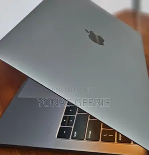 New Laptop Apple MacBook 8GB Intel Core i5 SSD 128GB