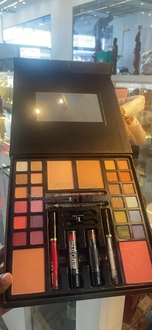 Pink Key “Incomparable” Makeup Kit – Full Set