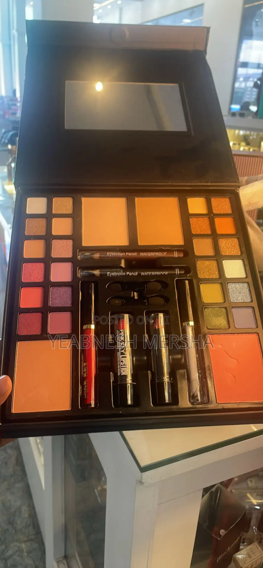 Pink Key “Incomparable” Makeup Kit – Full Set