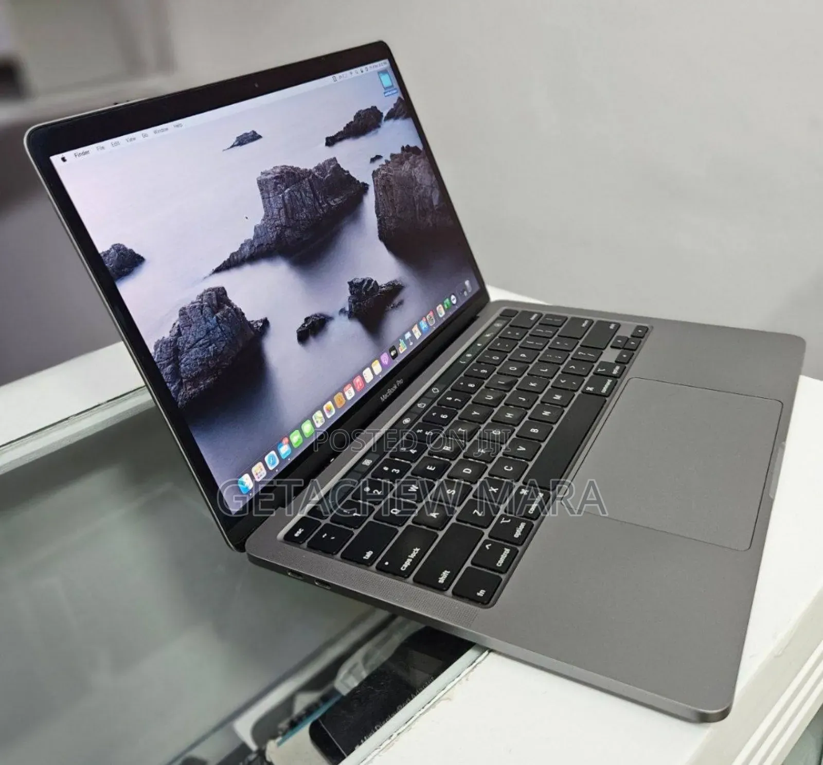 New Laptop Apple MacBook Pro 2019 8GB Intel Core i5 SSD 128GB