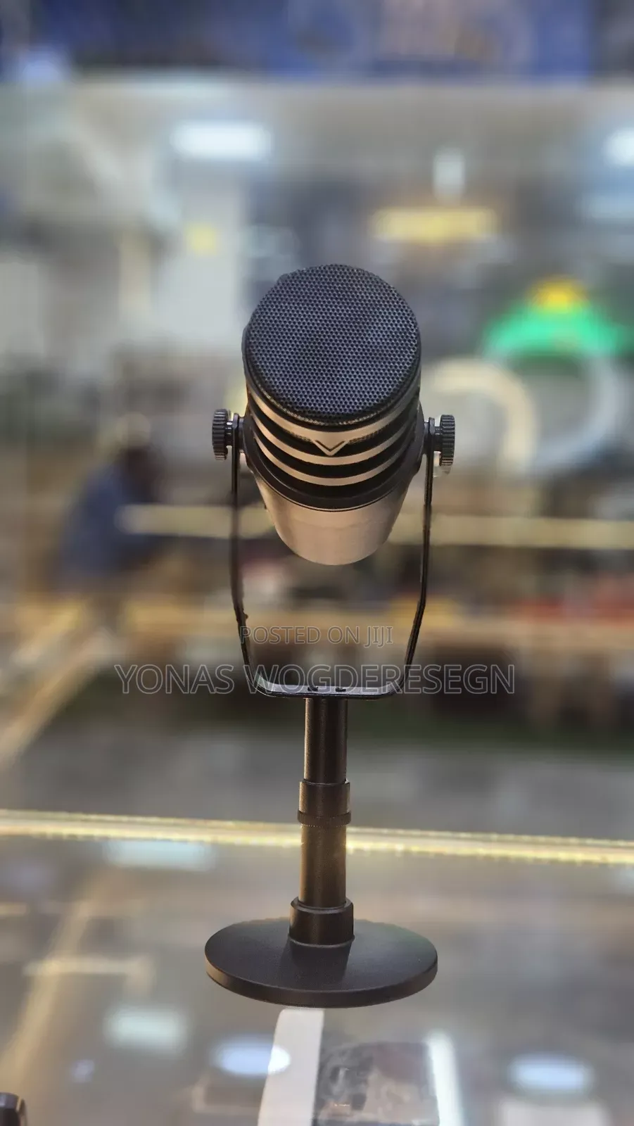 Microphone