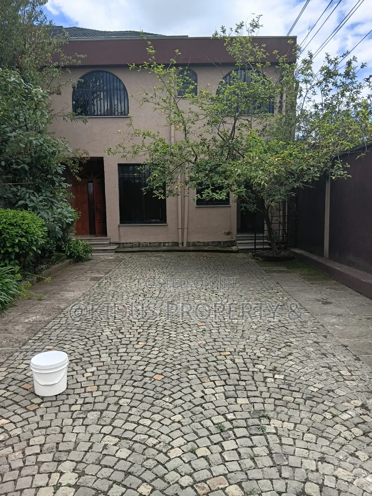6bdrm House in Varenero, Nifas Silk-Lafto for rent
