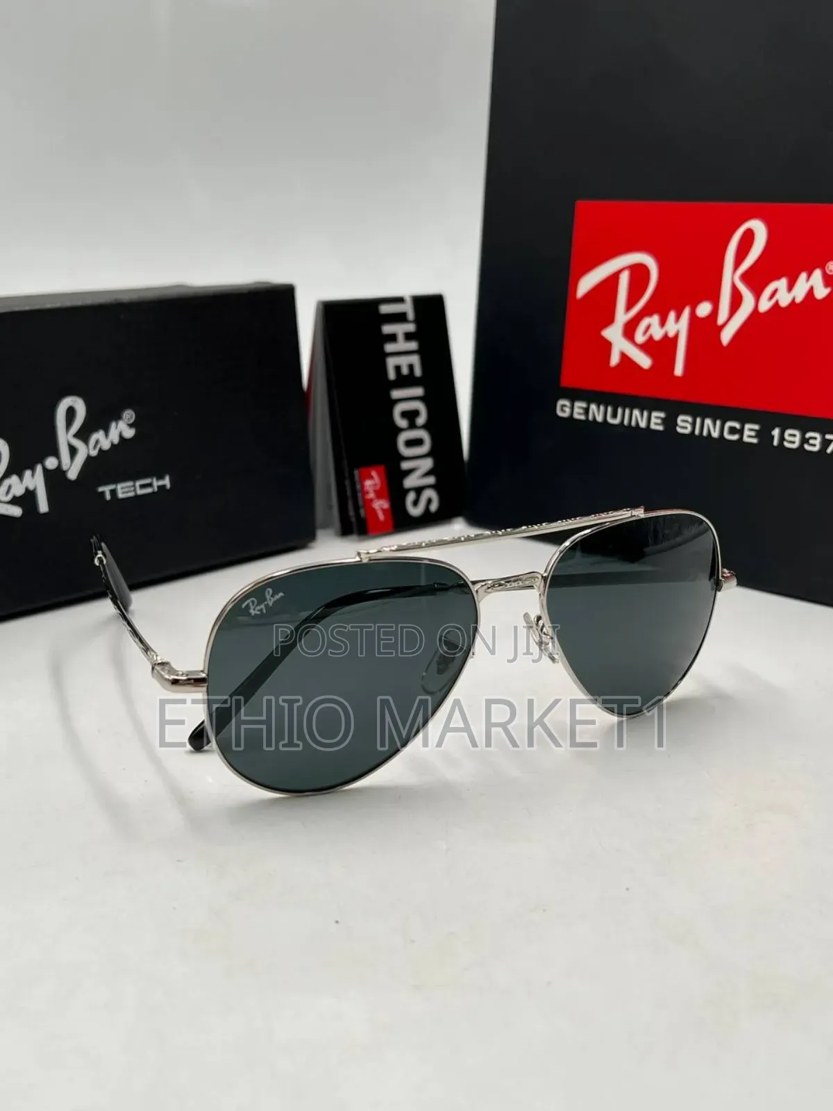 Rayban Aviators Classic Stylish Sunglasses Usually Worn by Pilots