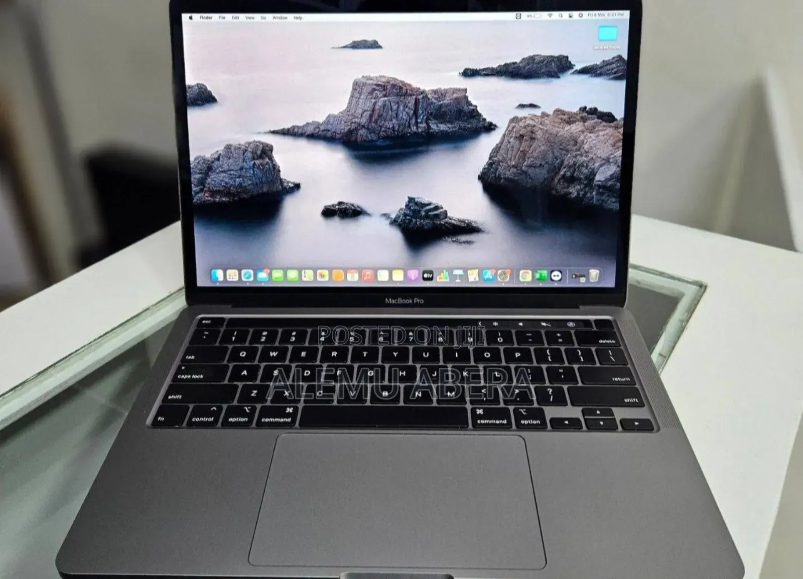 New Laptop Apple MacBook Pro 2019 8GB Intel Core i5 SSD 128GB