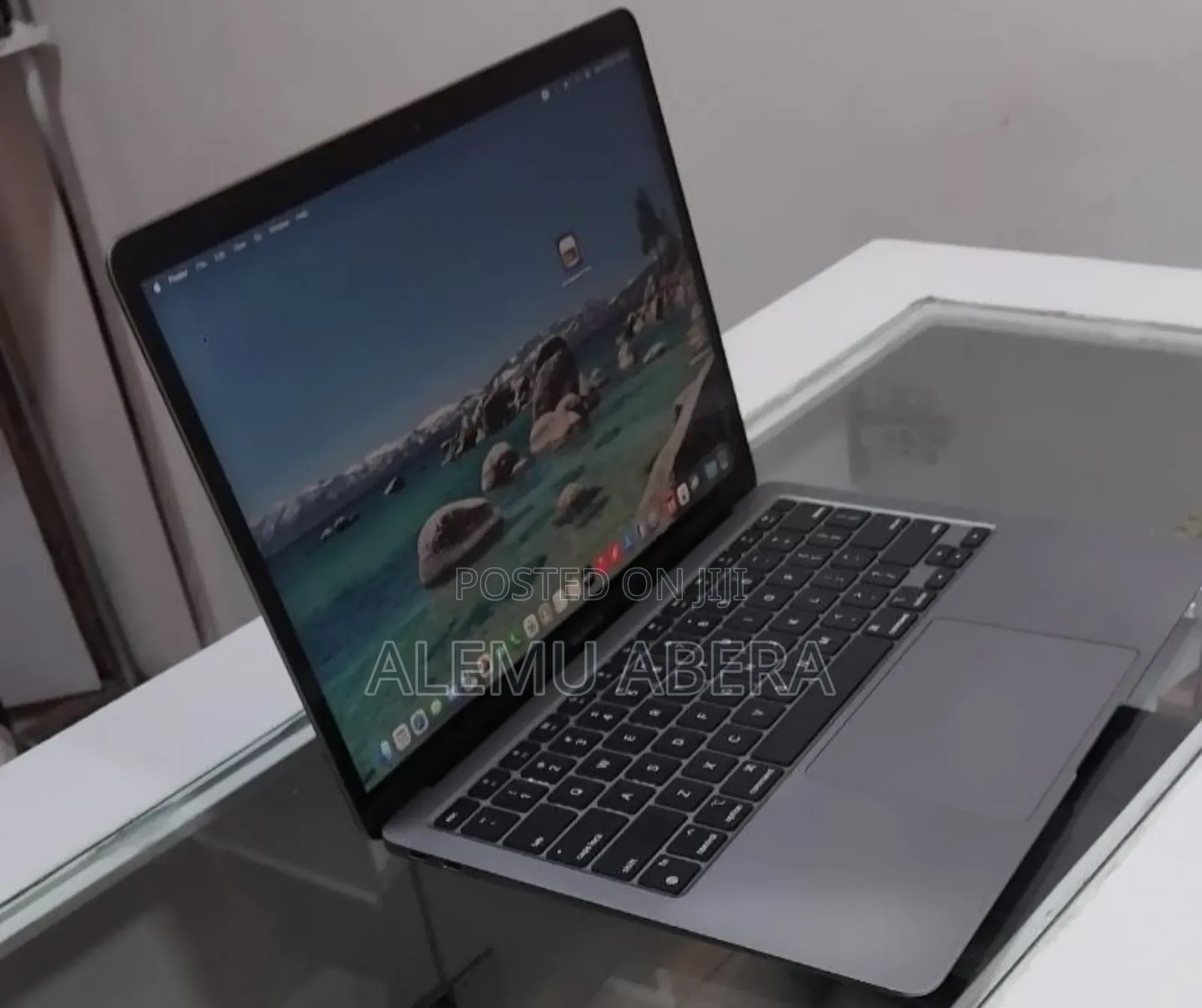 New Laptop Apple MacBook Air 2020 M1 8GB Apple M1 SSD 256GB