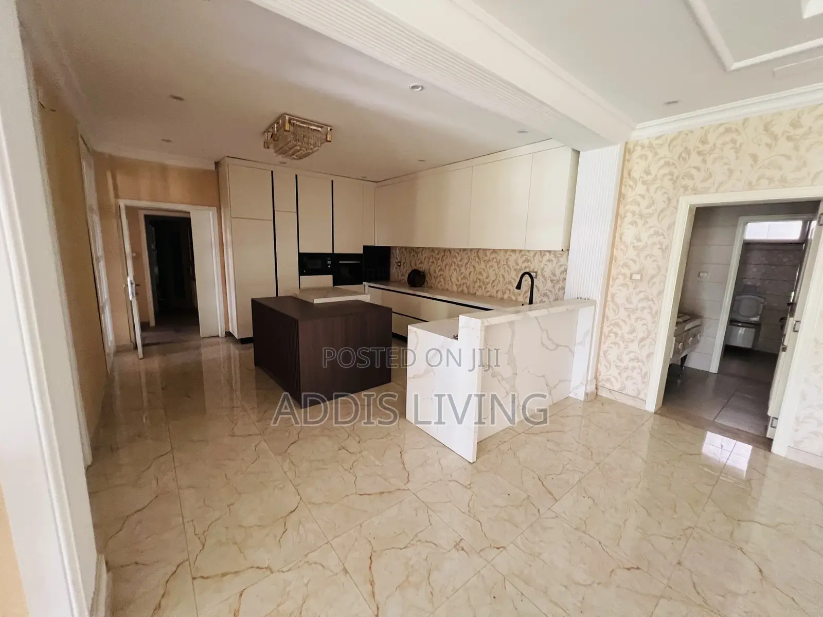 8bdrm Villa in Bole for rent