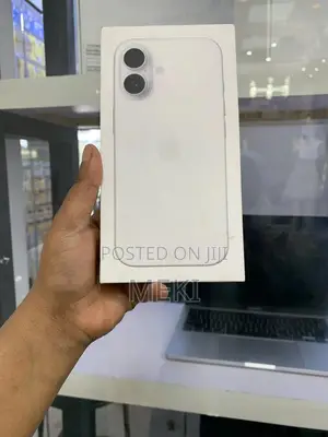 New Apple iPhone 17 256 GB White