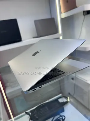 New Laptop Apple MacBook Air 2020 M1 8GB Apple M1 SSD 256GB