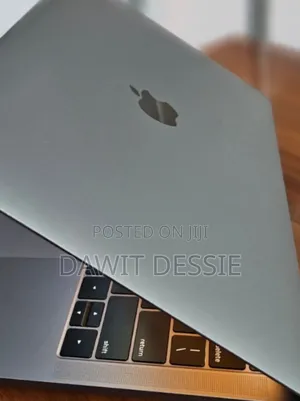 New Laptop Apple MacBook Pro 2019 8GB Intel Core i5 SSD 128GB