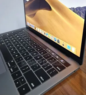 New Laptop Apple MacBook Pro 2019 8GB Intel Core i5 SSD 128GB
