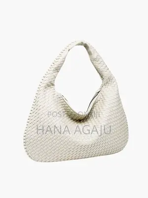 Elegant Woven Shoulder Bag
