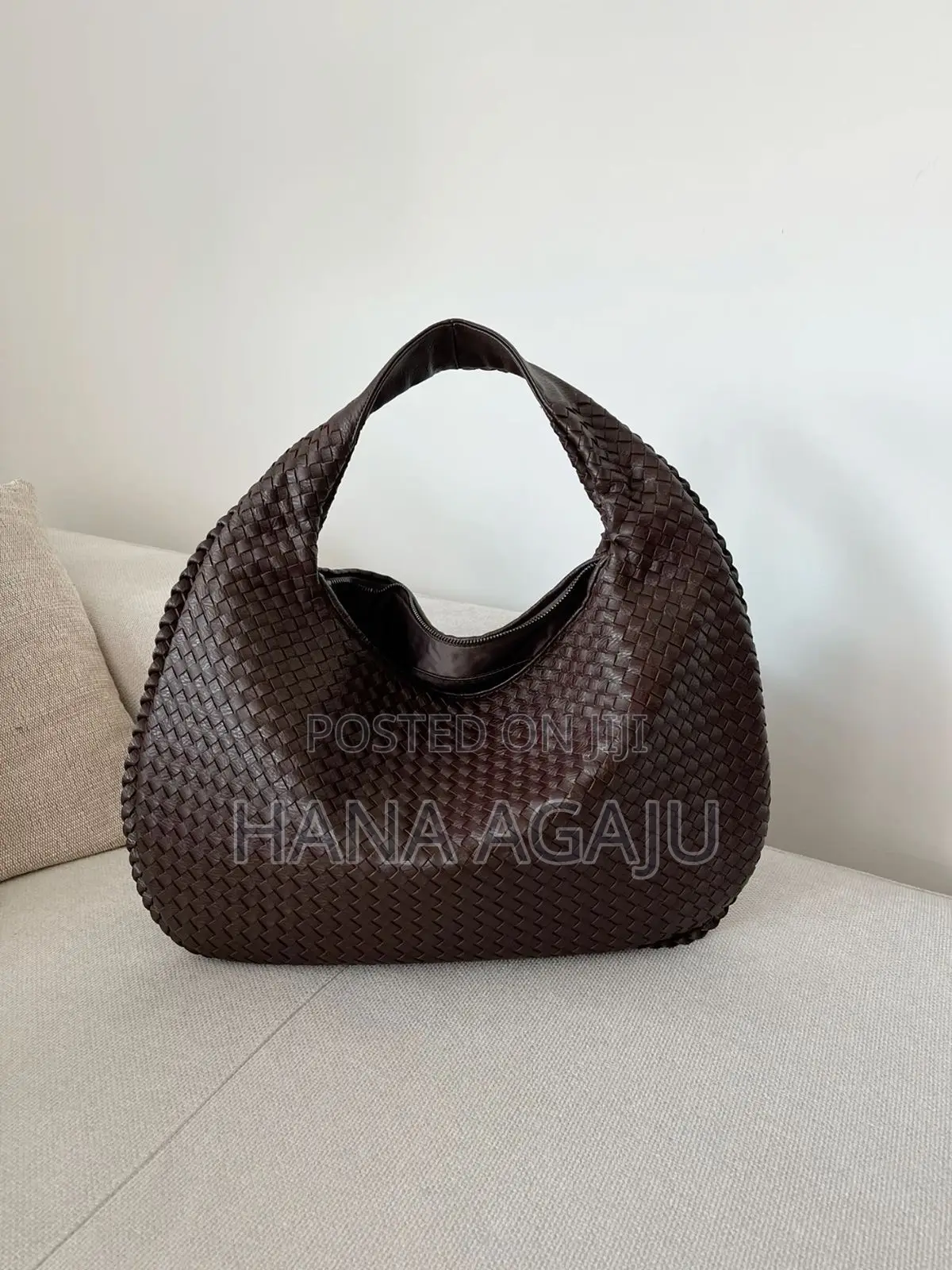 Elegant Woven Shoulder Bag