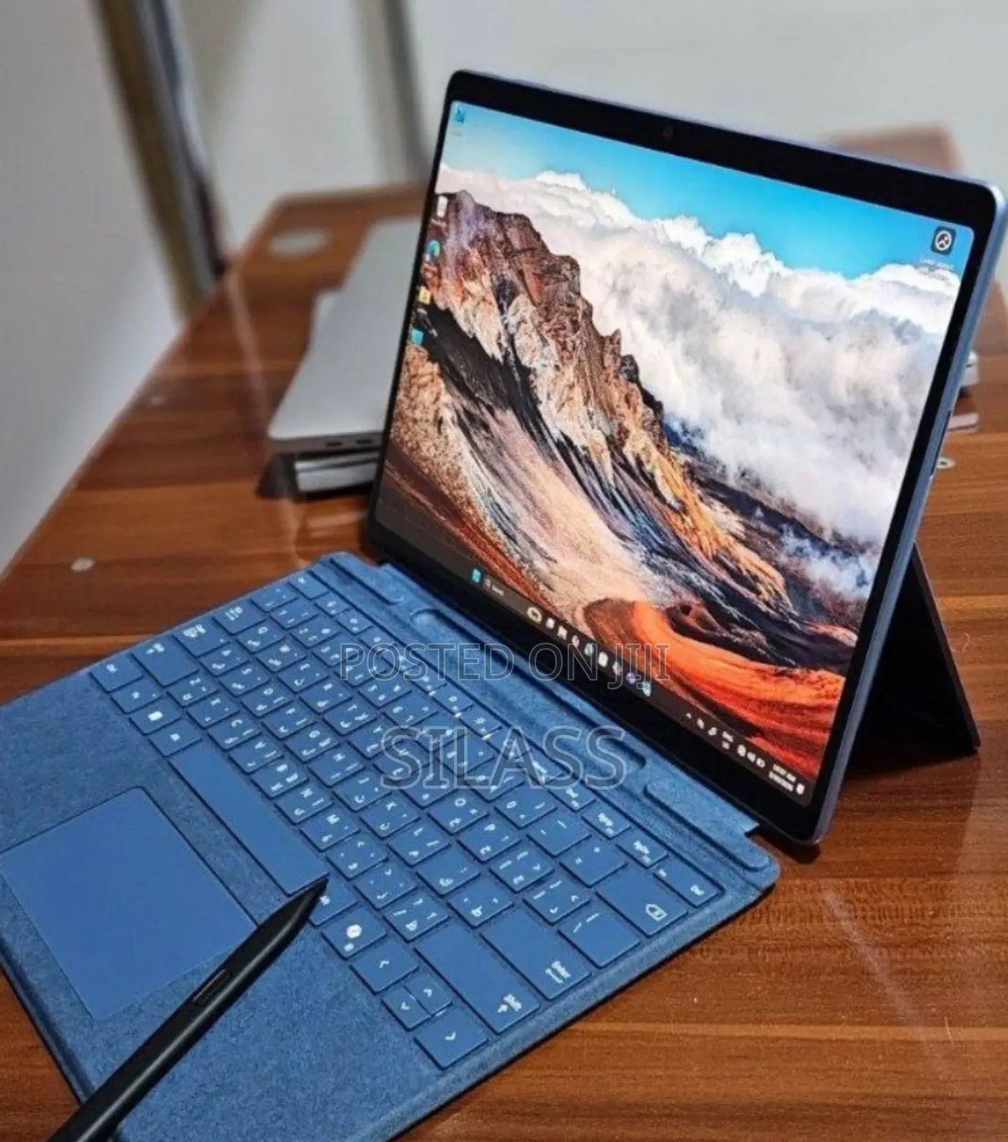 New Microsoft Surface Pro 11th Edition, a Copilot+ PC 16GB SSD 512GB
