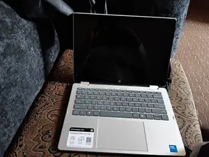 New Laptop HP OmniBook 5 14" 16GB Intel Core i7 SSD 512GB