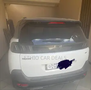 Peugeot 5008 2022 White