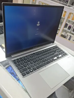 New Laptop Asus VivoBook 15 X505BA 8GB Intel Core i3 SSD 256GB