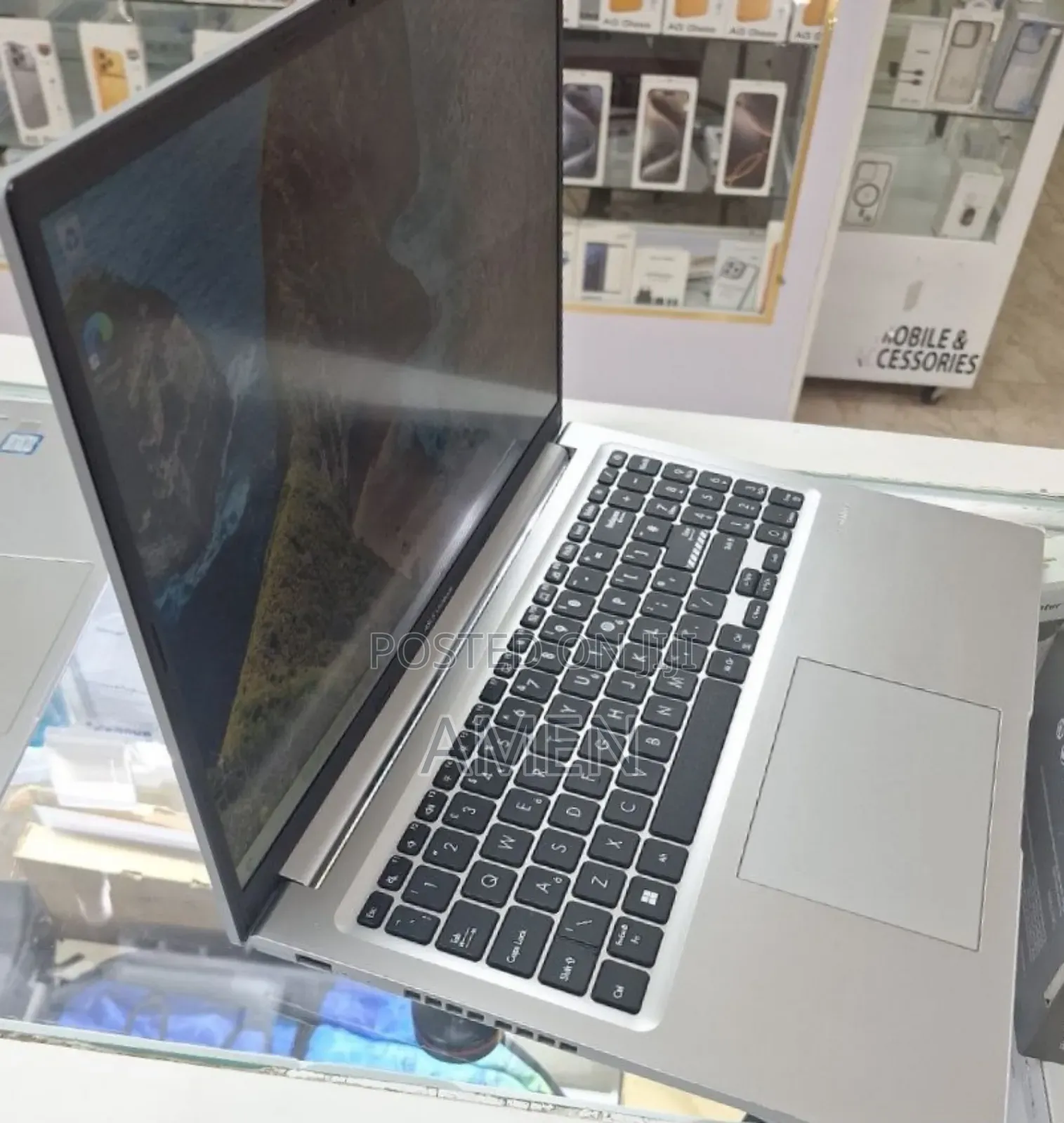 New Laptop Asus VivoBook 15 X505BA 8GB Intel Core i3 SSD 256GB