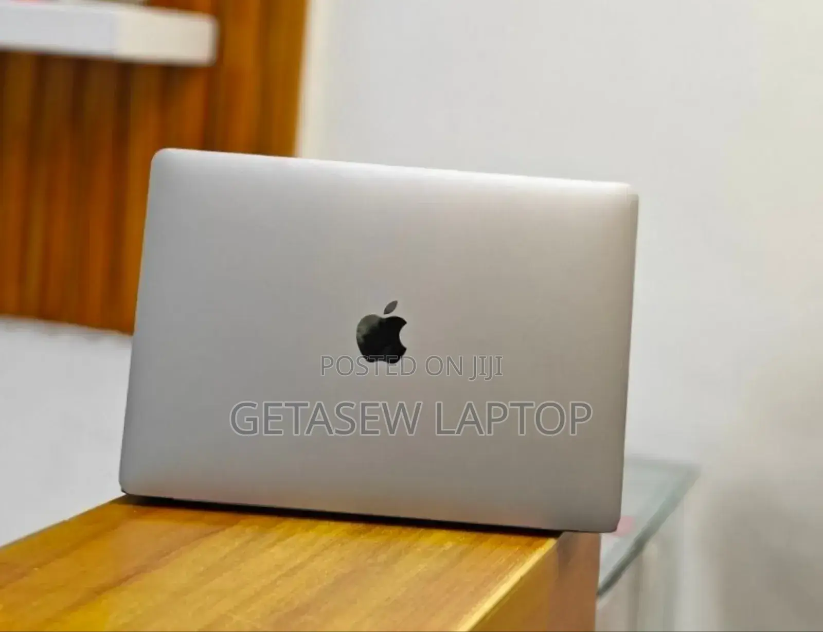 New Laptop Apple MacBook Air 2020 M1 8GB Apple M1 SSD 256GB