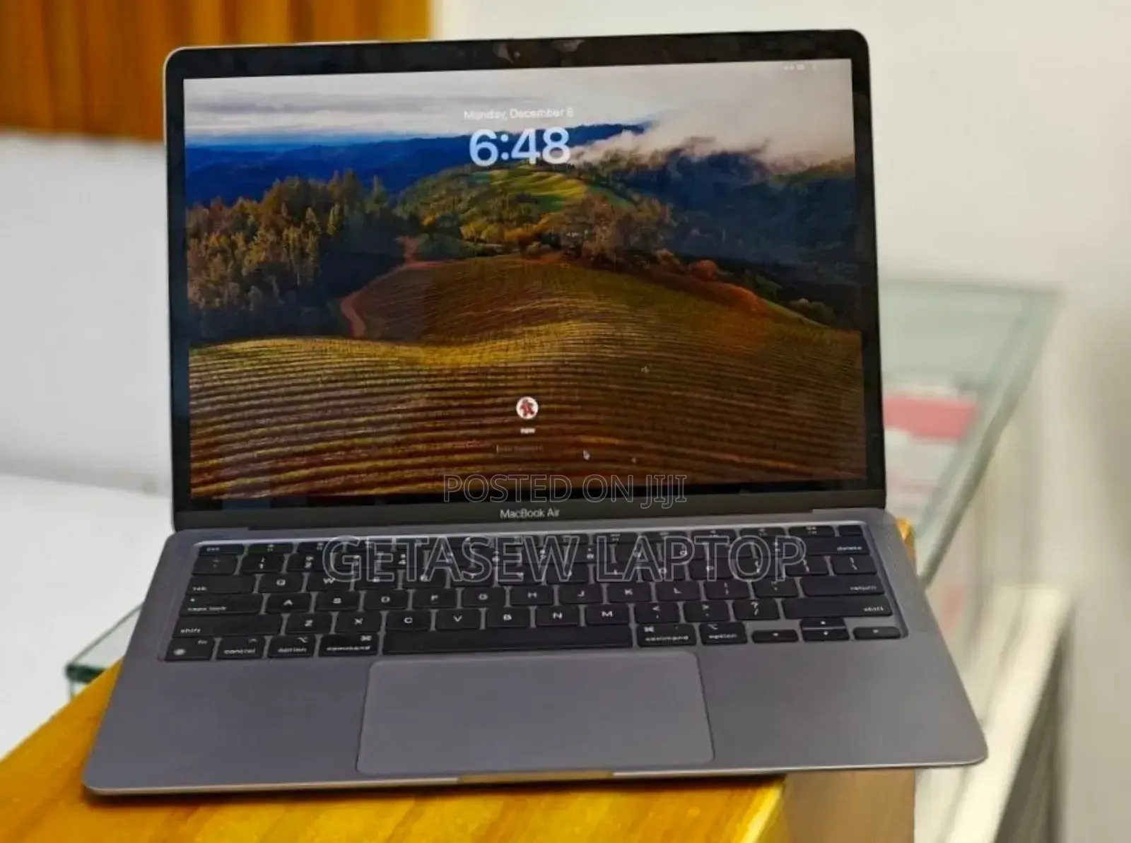 New Laptop Apple MacBook Air 2020 M1 8GB Apple M1 SSD 256GB