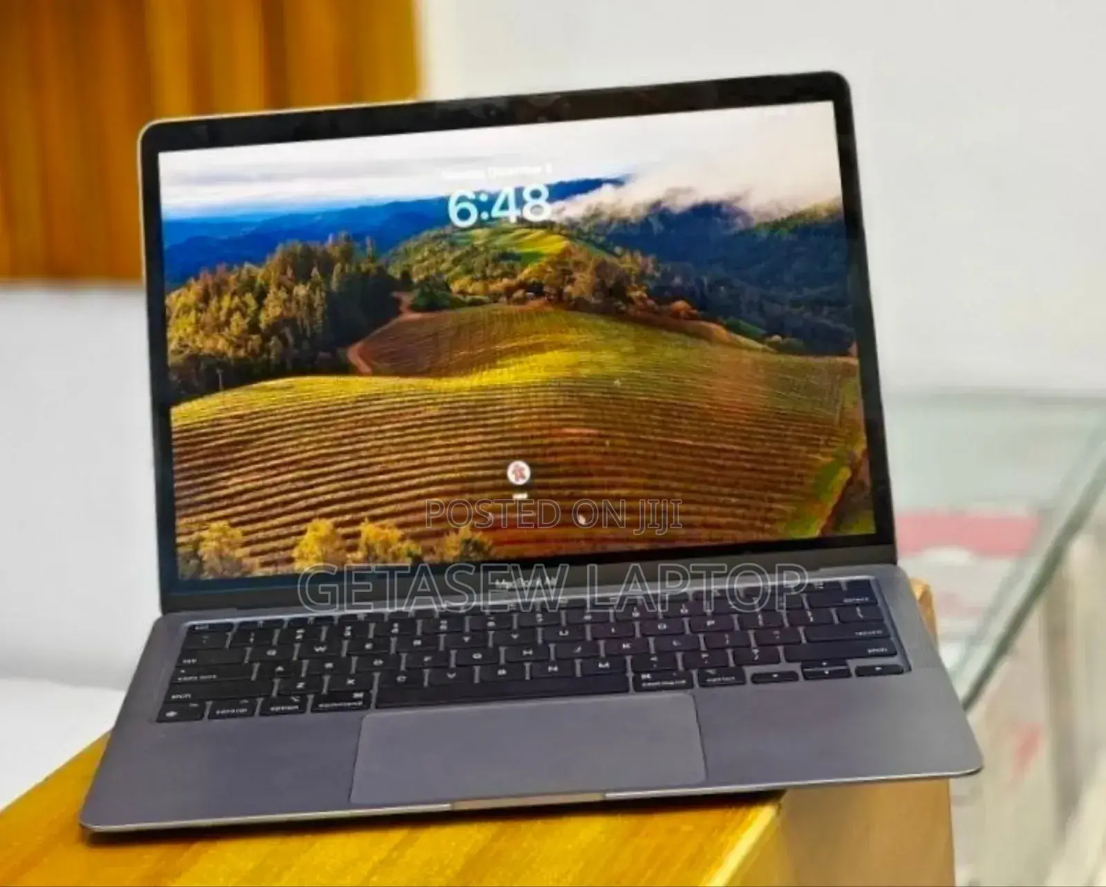 New Laptop Apple MacBook Air 2020 M1 8GB Apple M1 SSD 256GB