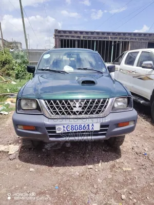 Mitsubishi L200 Club Cab 2.4 4WD 2001 Green