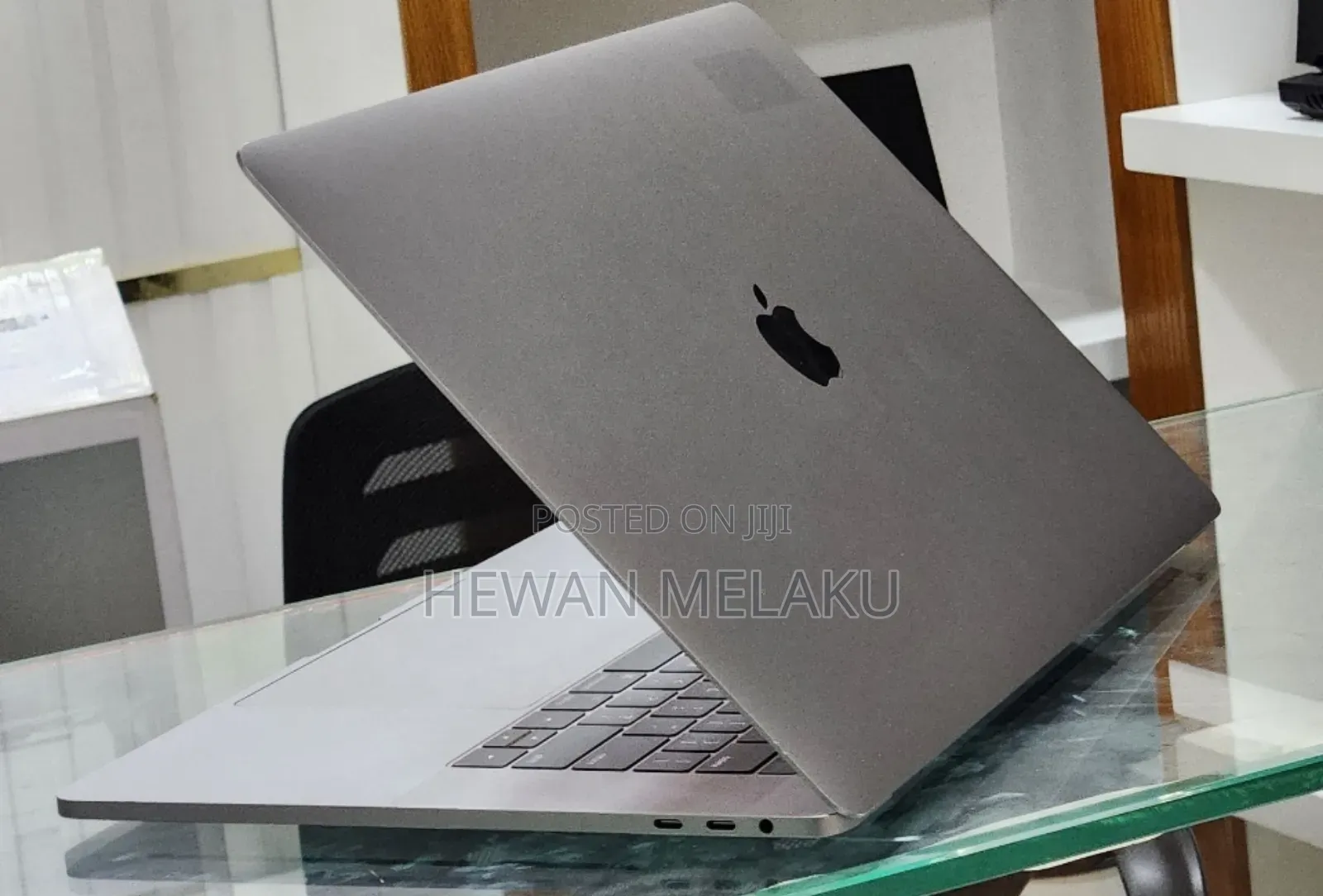 New Laptop Apple MacBook Pro 2017 16GB Intel Core i7 SSD 512GB
