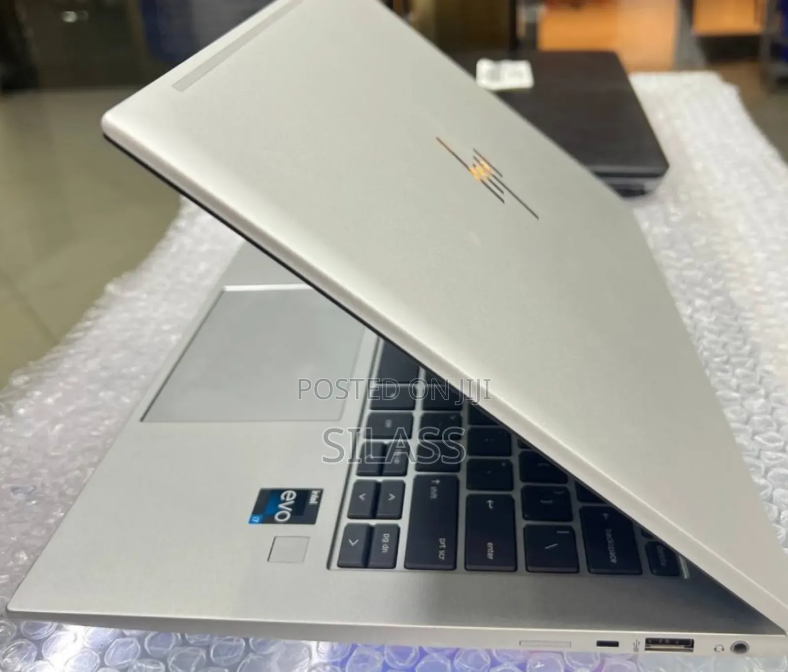 New Laptop HP EliteBook 840 G9 16GB Intel Core i7 SSD 512GB