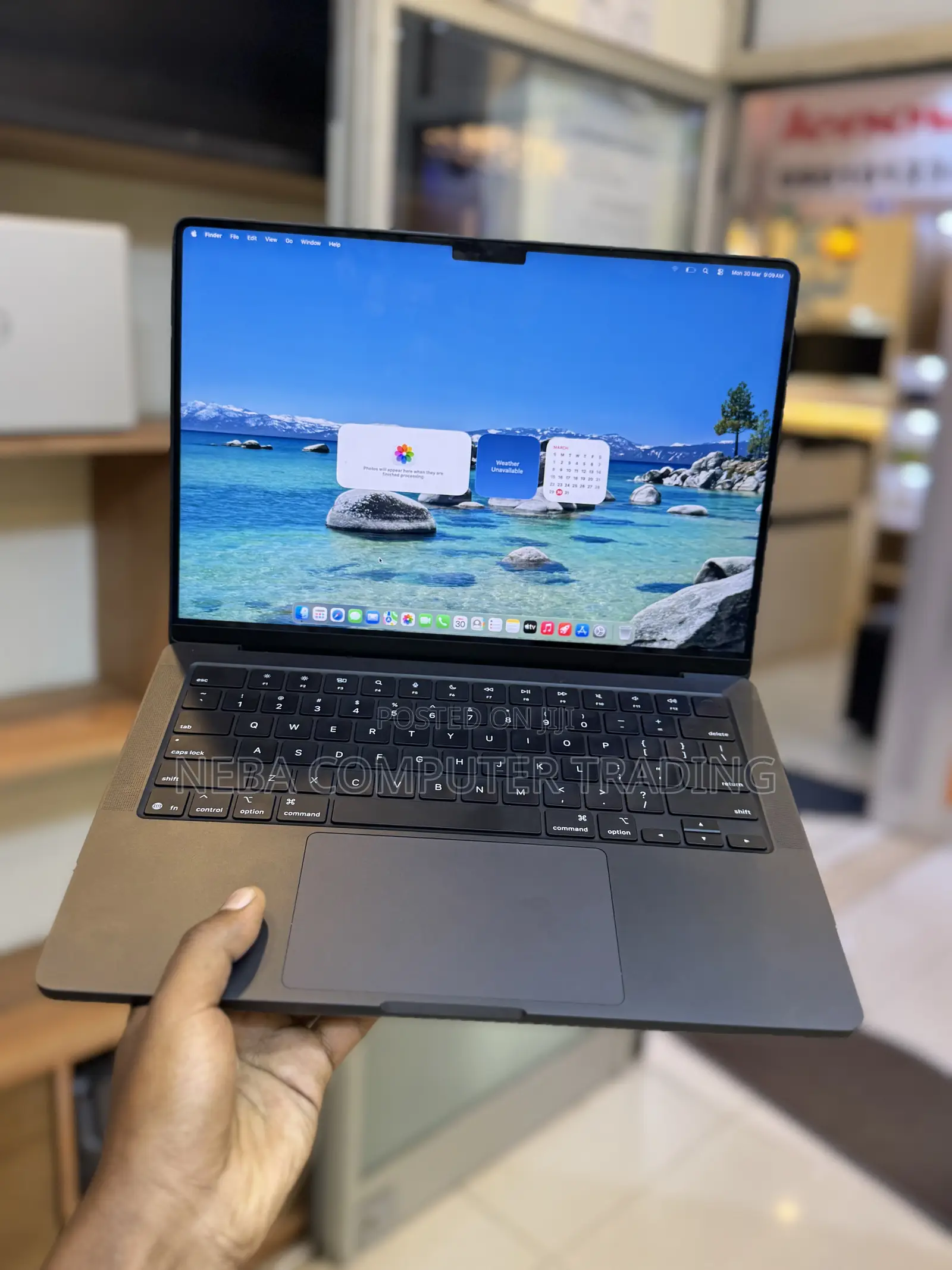New Laptop Apple Macbook Pro 2025 M5 14-inch 16GB Apple M5 SSD 512GB