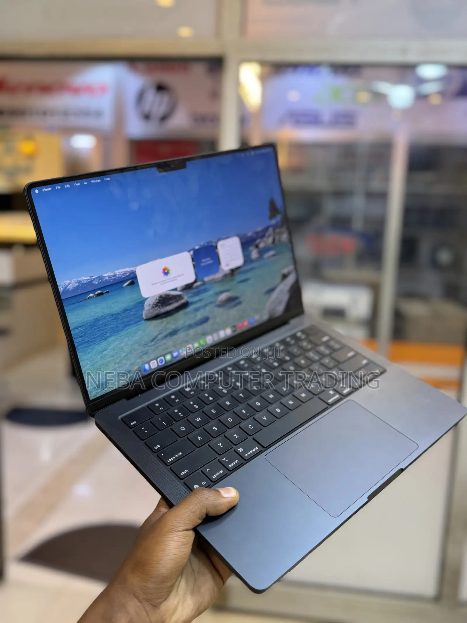 New Laptop Apple Macbook Pro 2025 M5 14-inch 16GB Apple M5 SSD 512GB