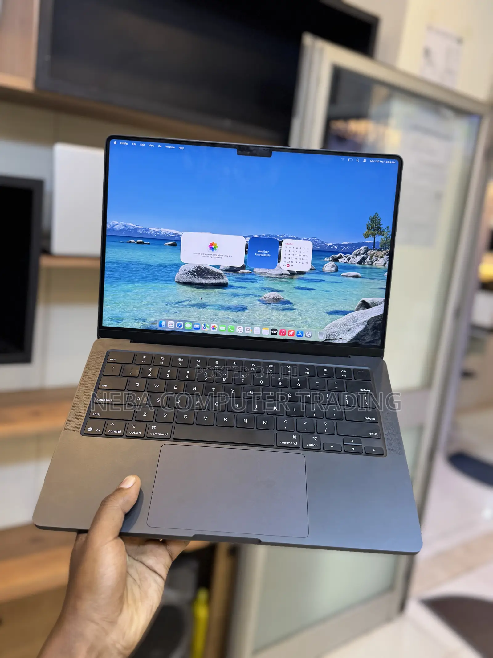 New Laptop Apple Macbook Pro 2025 M5 14-inch 16GB Apple M5 SSD 512GB
