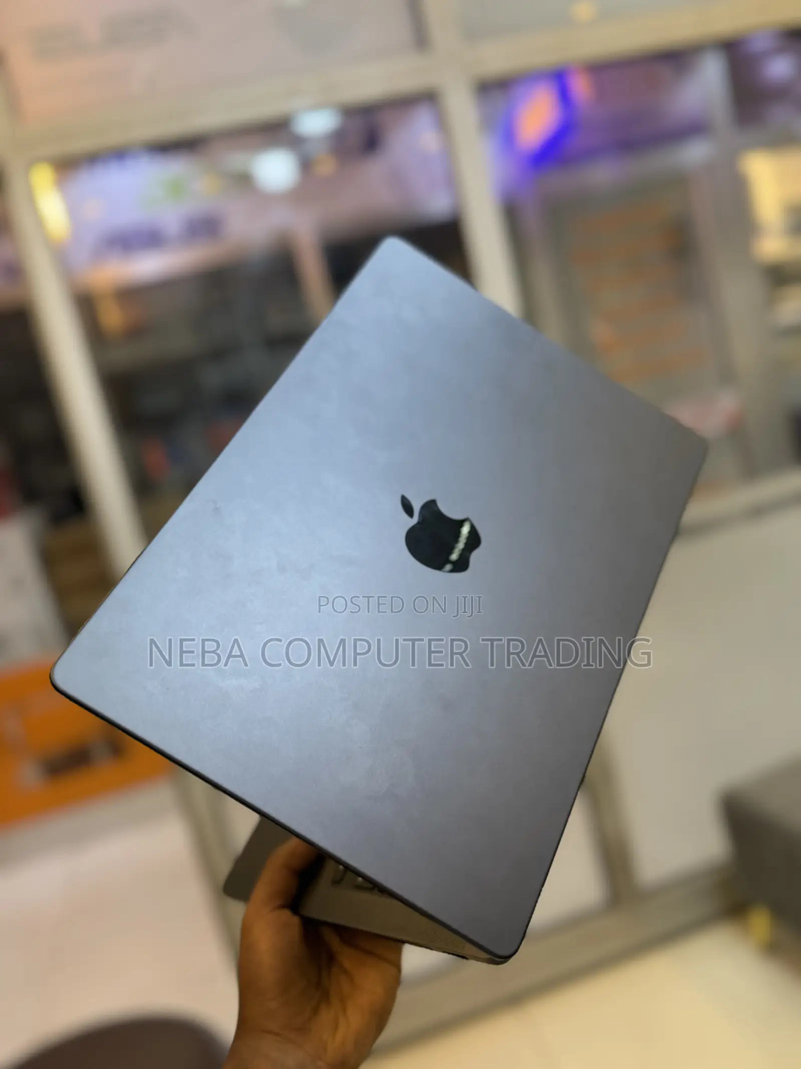 New Laptop Apple Macbook Pro 2025 M5 14-inch 16GB Apple M5 SSD 512GB