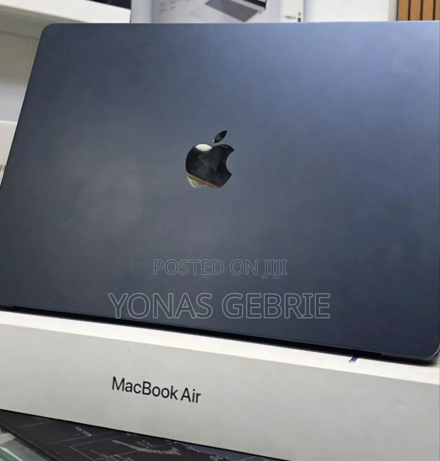 New Laptop Apple MacBook 16GB Apple M4 SSD 256GB