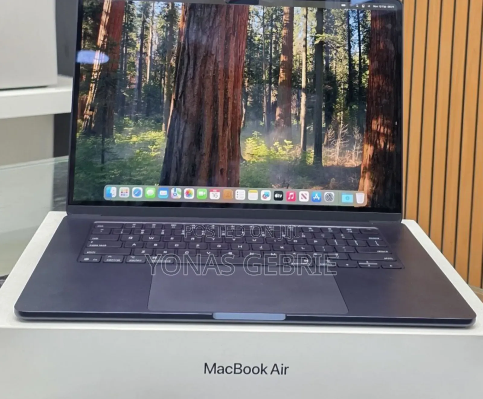 New Laptop Apple MacBook 16GB Apple M4 SSD 256GB