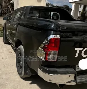Toyota Hilux 2020 Black
