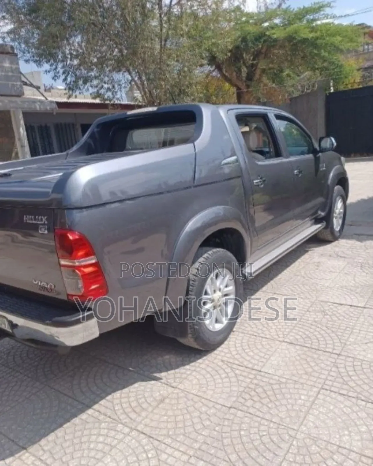 Toyota Hilux 2014 Black