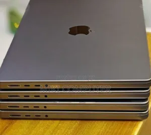 New Laptop Apple MacBook Pro M1 32GB Intel SSD 512GB