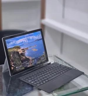 New Laptop Microsoft Surface 8GB Intel Core i5 SSD 256GB