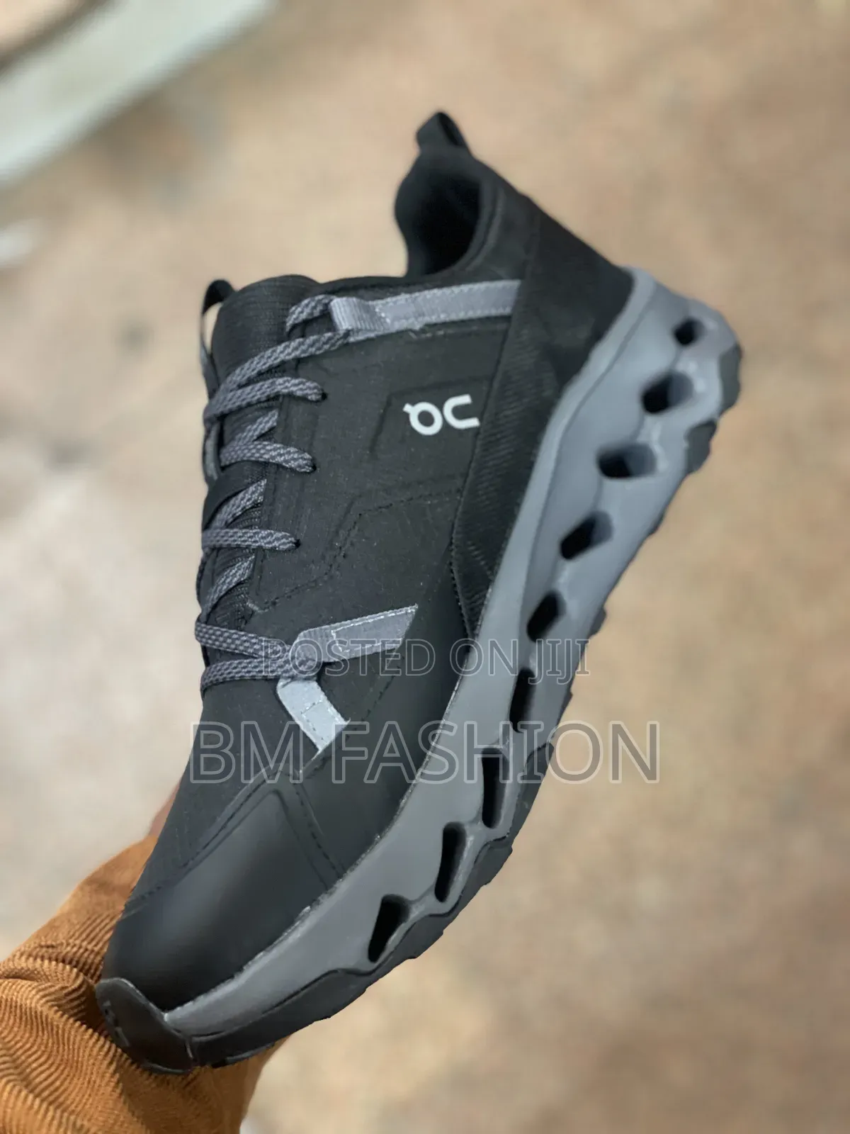 In Cloudsurfer Waterproof: Stealth Edition