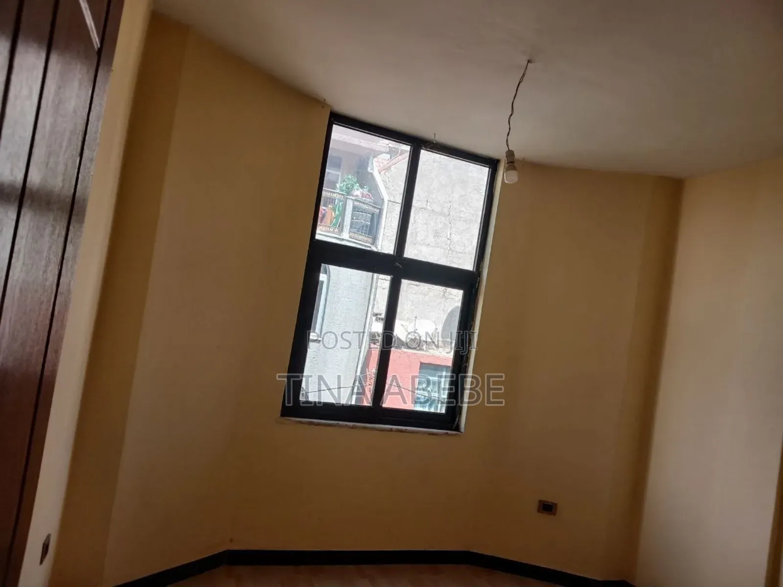 5bdrm House in Akaky Kaliti for sale
