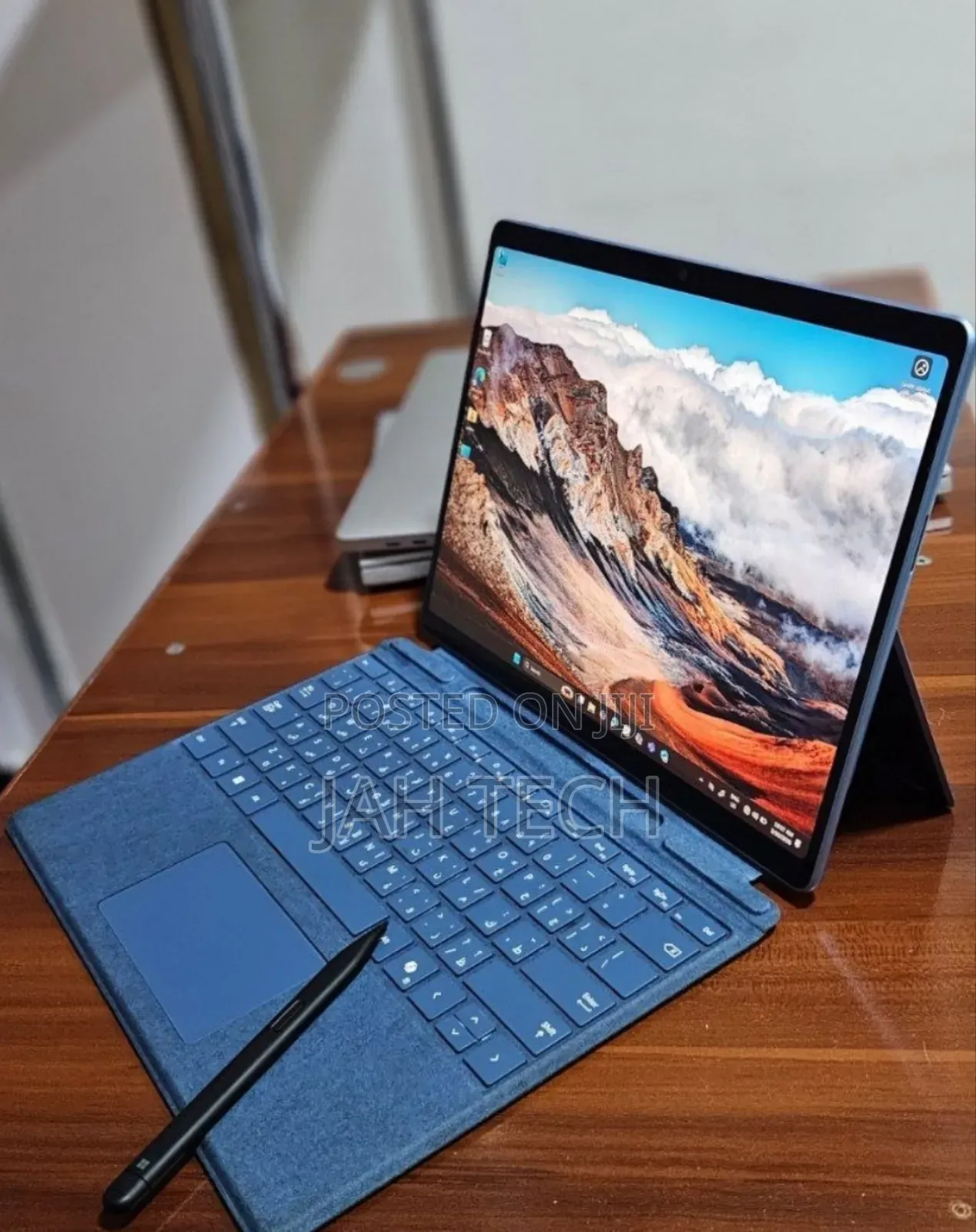 New Microsoft Surface Pro 11th Edition, a Copilot+ PC 16GB SSD 512GB