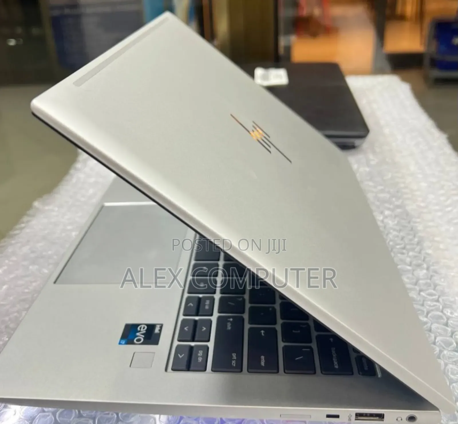 New Laptop HP EliteBook 840 G9 16GB Intel Core i7 SSD 512GB