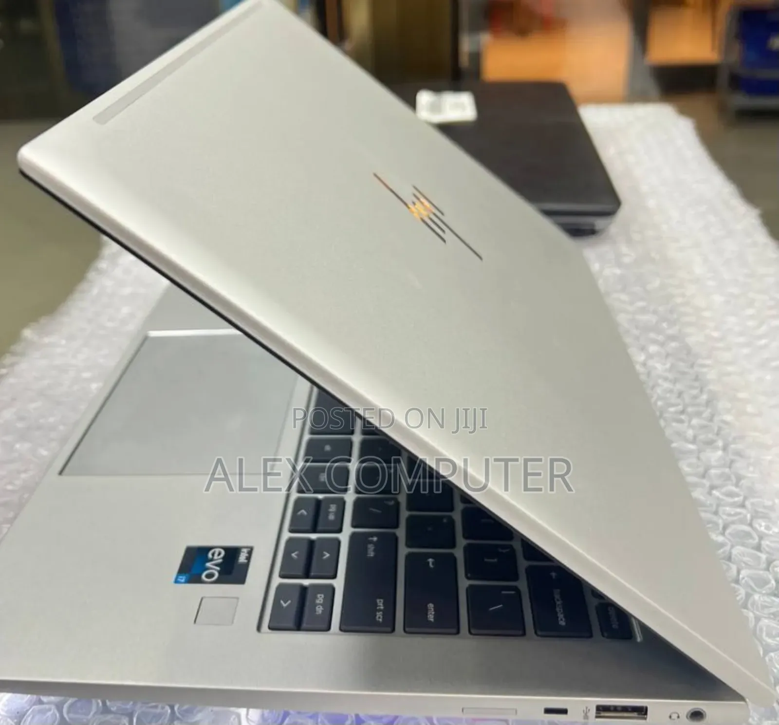 New Laptop HP EliteBook 840 G9 16GB Intel Core i7 SSD 512GB